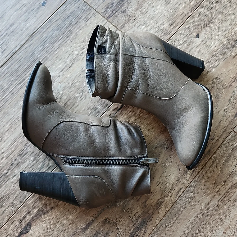 Booties - Picture 3 of 9